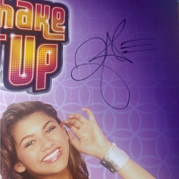 Dual signed Bella Thorne and Zendaya autograph Disney poster - Picture 3 of 3